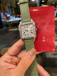 U1 Top AAA Dumont Reloj para mujer Moda Múltiples colores Números romanos Bisel de diamante Tanque Casual Cuero real Cuarzo Serie ultra delgada Reloj de pulsera suizo de zafiro T490
