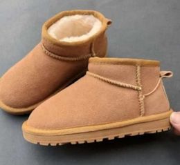 UGGsity 2024 Nuovi stivali Bambini Australia Scarponi da neve Designer Scarpe per bambini Inverno Classico Ultra Mini Bottone Neonati maschi Ragazze Stivaletti alla caviglia Kid Fur GH331