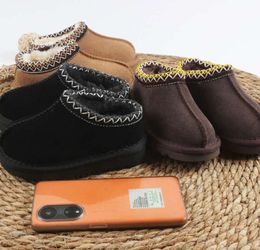 Zapatillas UGGsity para niños pequeños Tasman, sandalias trenzadas, zapatos de bebé, chanclas de piel castaña, botas ultramini clásicas de piel de oveja, mulas de invierno, España 2023 DF208