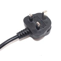 Royaume-Uni BS1363 Plug to IEC320 C15 Câble d'alimentation Bouilloire avec fusible Singapour Malaysia PDU électrique PDU Cordon d'extension 3G1.5mm