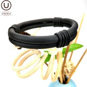 UK Designer Bracelets faits à la main pour femmes 2020 Nouveau bracelet à breloques lier accessoires de mode en gros bijoux en caoutchouc noir Q0719