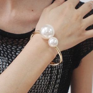 Ukmoc Romantique Alliage Imitation Perles Bracelets Accessoires De Mode Robe Bracelets De Manchette En Métal pour Femmes Charme Bijoux Q0719