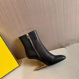 Echt lederen enkellaarsjes met ultrahoge hak voor dames Luxe designerlaars Casual zijrits 9,5 cm sleehak Modelaars Klassieke zwarte halfhoge laarzen