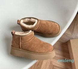 Stivali ultra mini firmati da donna con plateau Stivali da neve Australia Scarpe calde con pelliccia Vera pelle di castagna Stivaletti soffici alla caviglia per donna Antilope marrone