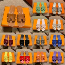 Zapatillas de plataforma ultra mini Diapositivas de cuero de fondo plano Sandalia de playa Zapatos de zapatilla de cuero genuino de verano Baño de hotel Zapatos de diseñador sexy para mujer Plataforma de zapatillas