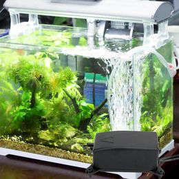 Ultra-quiet aquarium zuurstof toenemende pomp EU / US plug luchtpomp 220V 2W 1.2L / min onderdompelbare Fishtank zuurstofcirculatie