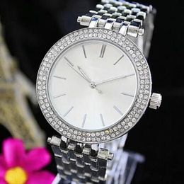 Ultra mince femme en or rose femme Diamond Flower Watches Brand Infirmière de luxe Robes robes de bracelet de boucle pliante femelle Cadeaux pour Gir285i