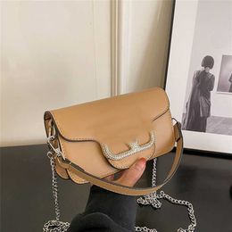 Bolso de las axilas para las mujeres 2023 Nueva cadena de diamantes con incrustaciones crossbody pequeño cuadrado desplazamientos estilo extranjero coreano de gama alta Feelcode 2879