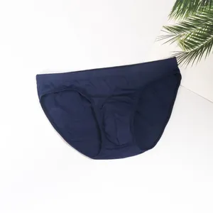 Sous-vêtements hommes glace soie sous-vêtements sexy slips élastiques doux sans couture respirant taille basse bikini culotte lisse string maillots de bain