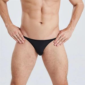 Sous-slip des sous-vêtements de glace de glace sexy pour hommes Briefes une seule pièce en section mince en section marée