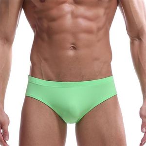 Onderbroek mannen ondergoed korte 10 kleuren ijs zijden slijsten sexy mode elastische heren slipjes zijdeachtige vaste kleur snel drogende cuecas