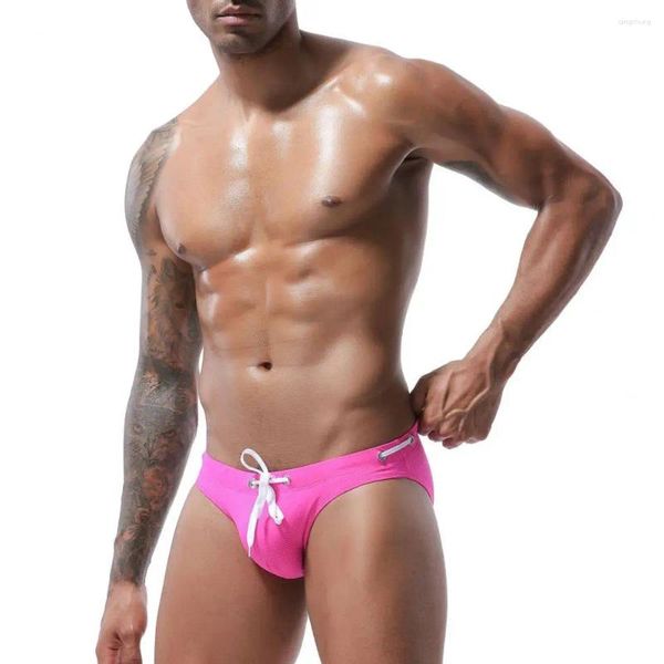 Calzoncillos Trajes de baño de diseño triangular Hombres Troncos de natación Calzoncillos con cordón de talle bajo para hombres con tecnología de secado rápido para la playa