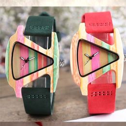 Unique Coloré Montre En Bois Creative Triangle Forme Cadran Heure Horloge Femmes Quartz Bracelet En Cuir Montre Femmes Poignet Reloj Mujer 210310