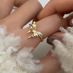 Estilo único del anillo de las mujeres ajustables de la mariposa irregular del diseño nuevo