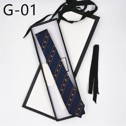 Corbata de diseñador única corbata de hombre de seda regalos de fiesta de boda de alta moda corbatas de vacaciones para hombres siut multicolor y estilo exquisito patrón negro rojo azul corbata