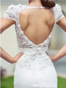 Robes de mariée en dentelle uniques avec longueur au genou gaine manches courtes dos creux robe de réception de mariage de jardin robes de mariée228M