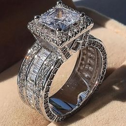 Unieke luxe sieraden Princess Cut Whie Topaz CZ Diamond Party Eternity Women Wedding Band Ring Gift