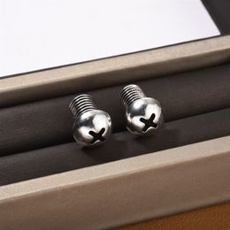 Uniek retro-ontwerp met vintage schroefvormige oorbellen voor mannen en vrouwen S925 zilveren naalden eenvoudige lichte luxe modetrend