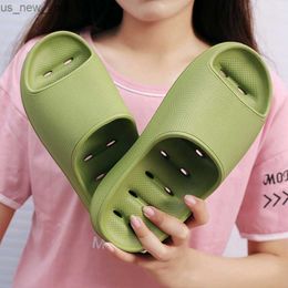 Unisexe 2021 offre spéciale marque sabots hommes sandales chaussures en caoutchouc léger Sandalias coloré chaussures pour été plage Zapatos Hombre L230518