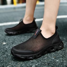 Unisexe Big Taille 47 48 Chaussures d'eau sèche rapides Femmes Femmes Slip-on Sneak on Casual Sneakers Men Summer Outdoor Sports Hollow Chaussures de marche