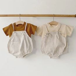 Unisex jongens meisje kleding sets lente plaid riem + t-shirt casual tops peuter pasgeboren outfit set zomer kleding voor baby 210309
