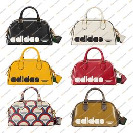 Diseñador unisex Moda Casual Lujo AD X Bolsas de lona deportivas Bolsa de viaje Bolso de mano Bolsos de hombro cruzados 702397 Extra grande C335z