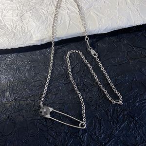 Unisex designer hanger ketting Pin Cross ketting zilver licht luxe paperclip sleutelbeenketting