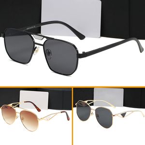 Gafas de sol de diseñador unisex para hombres y mujeres Marco de metal Gafas de sol de lujo Sombras Gafas Opcional Triangular Firma gafas para el sol de mujer Estilos mixtos