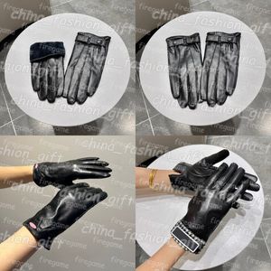 Gants de mode unisexes, gants chauds d'hiver, gants de styliste, gants en cuir pour dames, mitaines en peau de mouton et fourrure de lapin pour femmes, différents styles