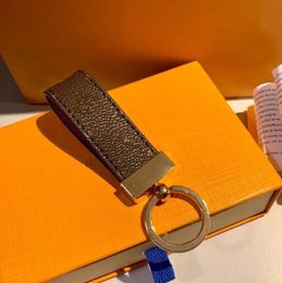 Llavero de moda unisex con caja y bolsa para el polvo 2021 Diseñador Cadenas hechas a mano 4 colores Bolsos Bolsos Colgante Hebilla Accesorios6349939