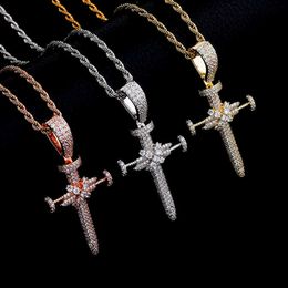 Unisex ins volledige zirkoon nagel kruis hang ketting ketting hiphop punk sieraden bling echt geel goud glanzende cz stenen kubieke zirconia rapper nachtclub feest geschenken voor mannen vrouwen