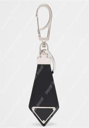 Keychains unisex Kens Mens Designer Keychain Fashion Cortes de mode pour femme en cuir noir chaînes de clés de luxe Lanyards Car clé clés sac anneau charme1133858