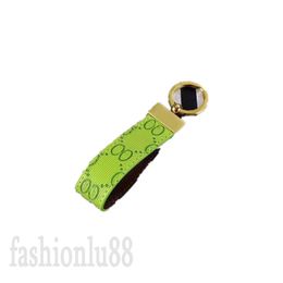 Unisex Solid Color Key Chain Letter Wallet Keychain Fashion Accessoires Bag Charms Pink Blue Luxury Letter Leather Designer Keychain Pered Gold Buckle PJ068 C23