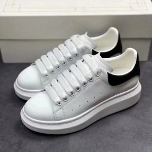 Zapatillas de deporte de diseño unisex de alta calidad mujer hombre zapatillas de correr de lujo verano exterior fácil de usar con caja envío rápido terciopelo con cordones zapato blanco