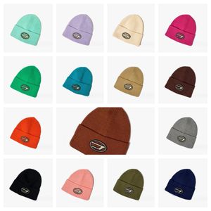Chapeaux d'hiver unisexes, chapeaux tricotés de styliste, solides et chauds, casquettes Hip Hop d'automne pour femmes et hommes