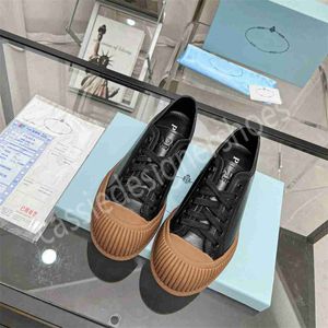 Unisex dames flats ontwerper vrouwelijk veter dikke zool casual outdoor comfort vakantie wandelende sneaker nieuwe dames schoeisel