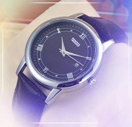 Unisexe Womens Mens Cool Montres de 40 mm de haute qualité Trois Stiches Quartz Automatic Mouvement horloge DATE DATE DE VOL