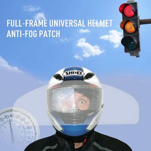 Lentille de casque de moto universelle Film de patch anti-buée ultra clair Accessoires de moto Motocross Gears de protection Film de patch anti-buée