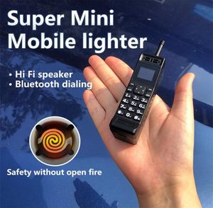 Desbloqueado Super Mini Encendedor electrónico Teléfono móvil Nostálgico Estilo clásico Bluetooth Sincrónico Solo Sim Vintage Tiny Finger C8755746