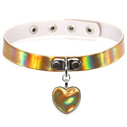 ACTUALIZACIÓN Rainbow Laser Love Heart Pendant PU Gargantilla Collar Sub Slave Collar para mujeres Joyería de declaración 162093
