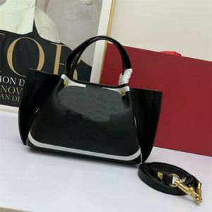 Actualizado Vlogo Escape Calf Leather Mujeres Totes V-Signature Bolsas de compras de gran capacidad Diseñador de metal Hebilla Cerrojo Remache Bolsos Moda Monedero Monedero Envío gratis