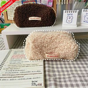 Mise à niveau mignon cheveux d'agneau voyage maquillage sac de rangement stylo crayon pochette sac cosmétique crayon stockage étudiant grande capacité multifonction sac