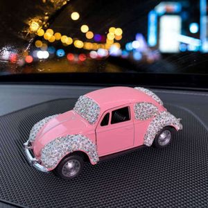 Mise à niveau de luxe strass voiture tableau de bord ornements diamant joli petit modèle de véhicule ornements Bling Auto intérieur accessoires pour femmes