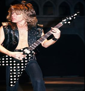 Upgrade Randy Rhoads Polka Dot Black Flying V Elektrische Gitaar MOP Bowtie Inlays Floyd Rose Tremolo Bridge Whammy Bar Chrome Ha8995208