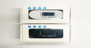 Verbeterde versie vingertip oximeter met digitale display ingebouwde siliconenfilm Soft Fit Health Monitor Adult Home Oximeters6313249