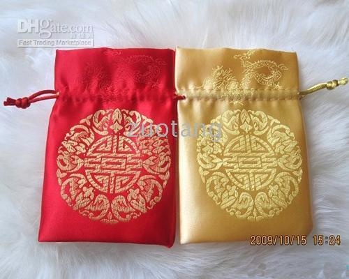 Små Silk Brocade Förpackning Väskor För Smycken Förvaring Kinesisk Lucky Drawstring Christmas Wedding Party Favor Pouch Gold Candy Presentväskor