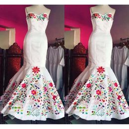 Vestido de novia bordado mexicano Vintage de UPS, vestidos formales elegantes de satén blanco con escote en forma de corazón en la espalda con corsé para novia