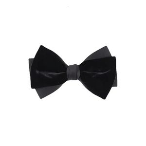 Mariage haut de gamme Mariage Groomsman Vin Red Velvet Bow Tie Mente Host Shirt Black Bow 240601