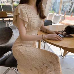 Urban Sexy Dresses 2017 Summer High Quality Korean Fashion Casual Hollow Knitted Sweater Mujer elegante con cuello en V con volantes Ultra Thin Midi 2 piezas Set Z230712