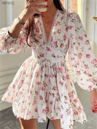 Robes sexy urbaines Cronstyle Elegant Womens Flower Imprimé mini robe longue lanterne SVVE DP V-Col à collier haute taille A-Line Robe Womens Top Y240402